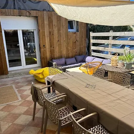 Joepolly Surf House Ferienhaus *
